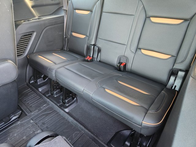 Used 2024 GMC Yukon AT4 w/ Technology Package AWD/4WD image 31
