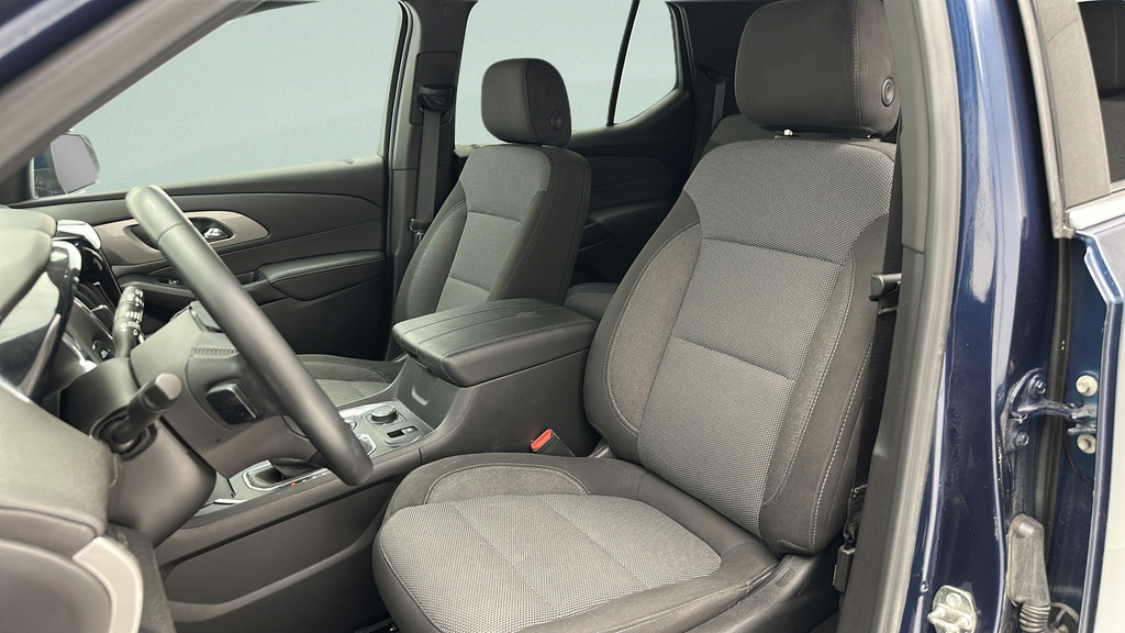 Used 2023 Chevrolet Traverse LT AWD/4WD image 14