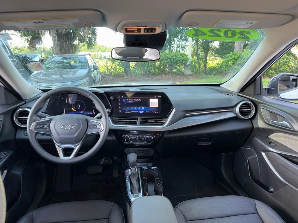 Used 2024 Chevrolet Trax ACTIV w/ Driver Confidence Package FWD image 15