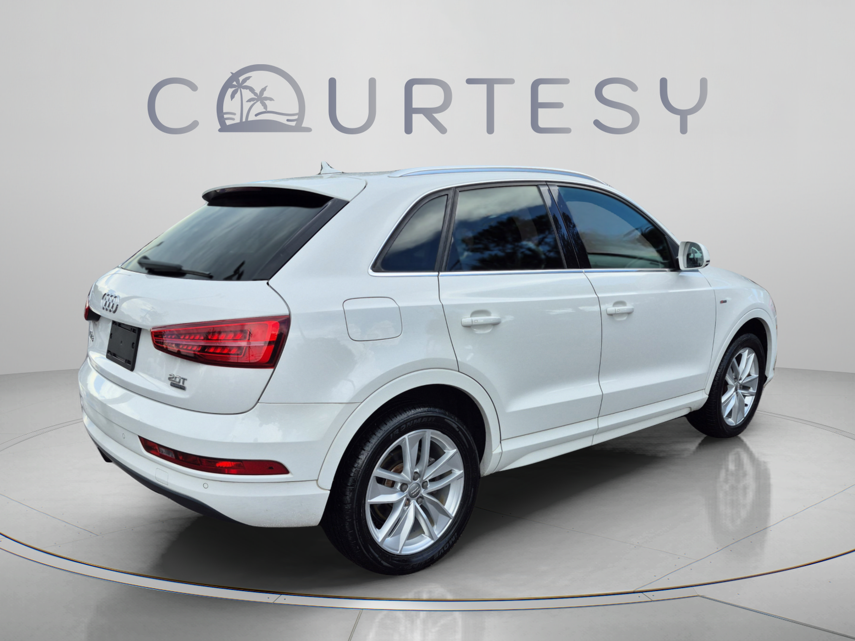 Used 2018 Audi Q3 2.0T Premium Plus w/ Premium Plus Package AWD/4WD image 6