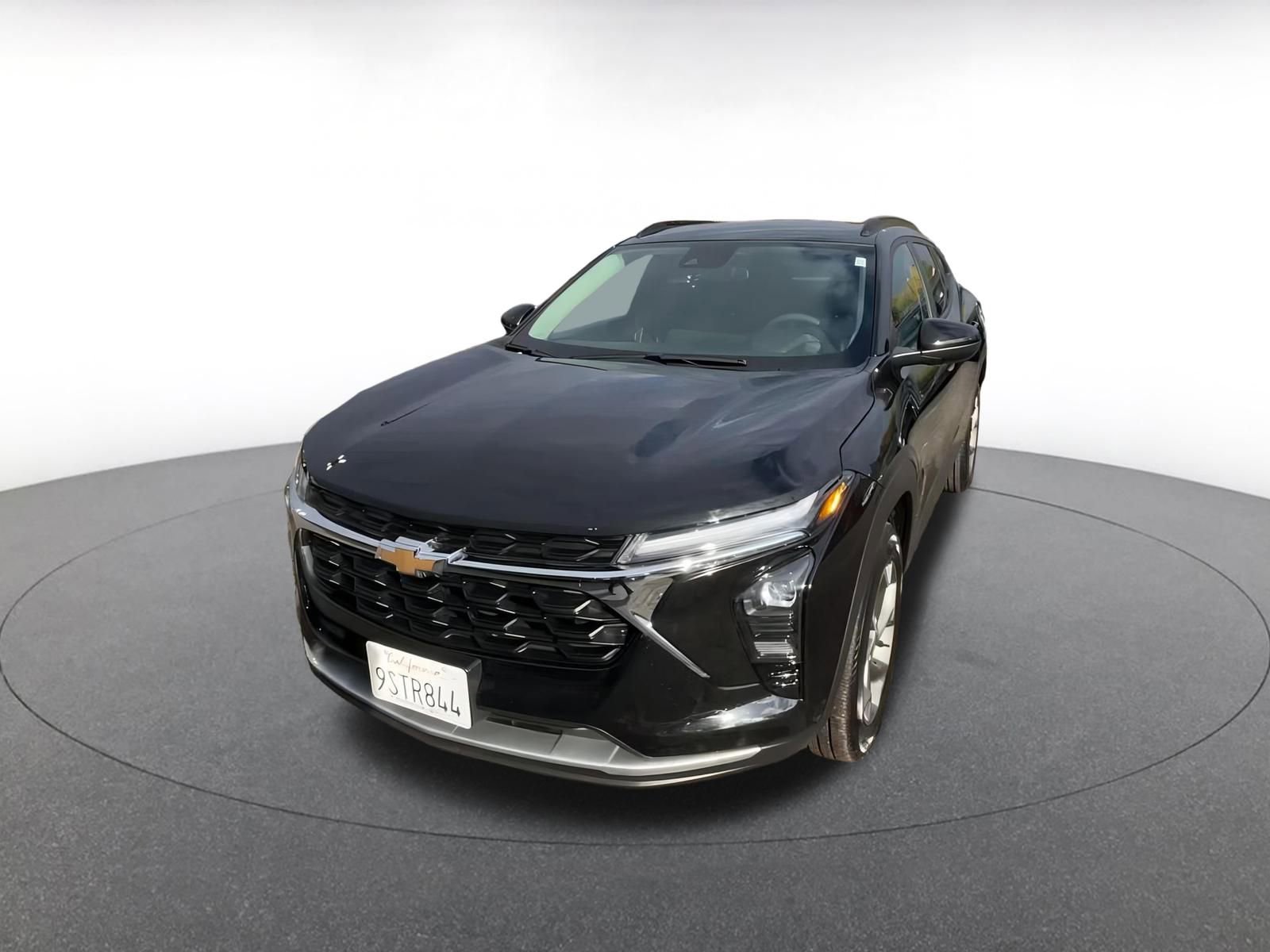 Used 2025 Chevrolet Trax LT image 7