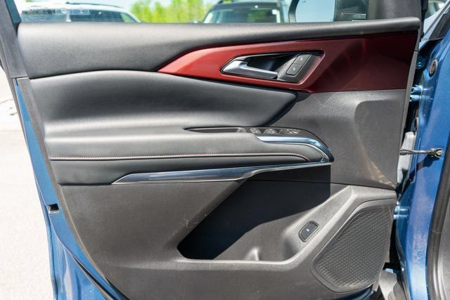 Used 2024 Chevrolet Traverse Z71 AWD/4WD image 16