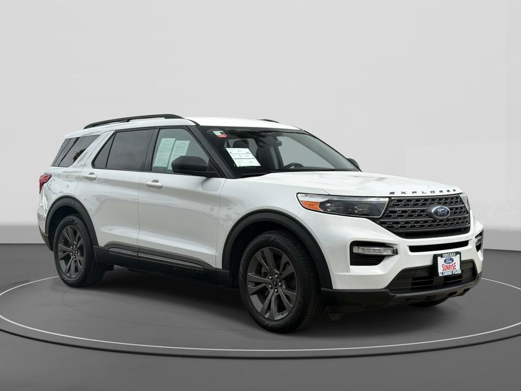 Certified 2021 Ford Explorer XLT w/ Equipment Group 202A RWD image 4