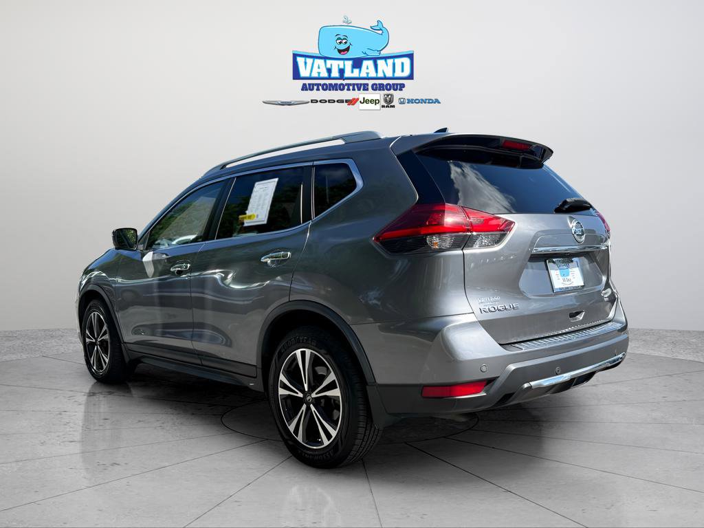 Used 2019 Nissan Rogue SV w/ Premium Package FWD image 3