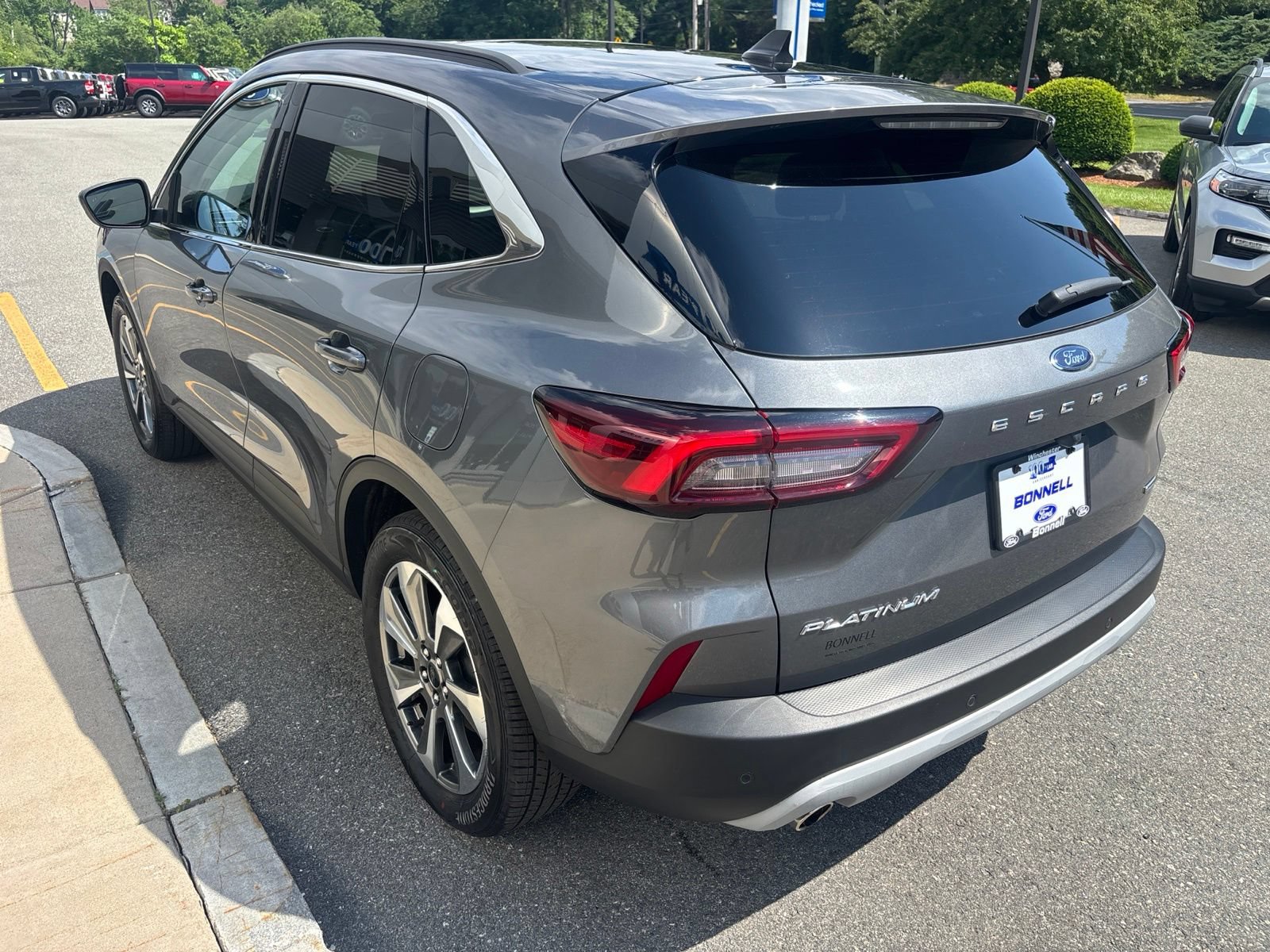 Used 2023 Ford Escape Platinum AWD/4WD image 5