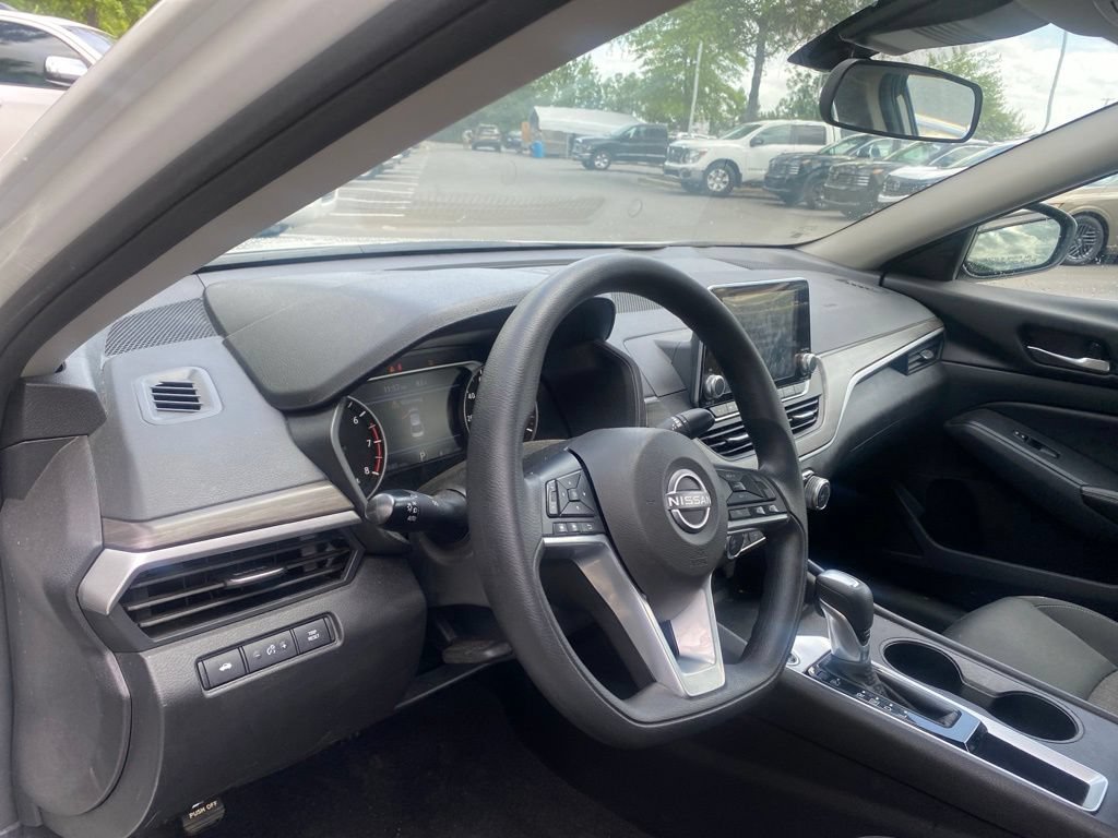 Certified 2025 Nissan Altima 2.5 SV FWD image 16