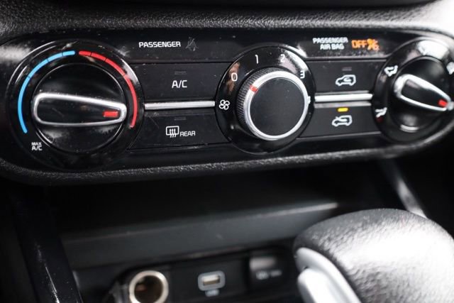 Used 2022 Kia Soul LX image 27