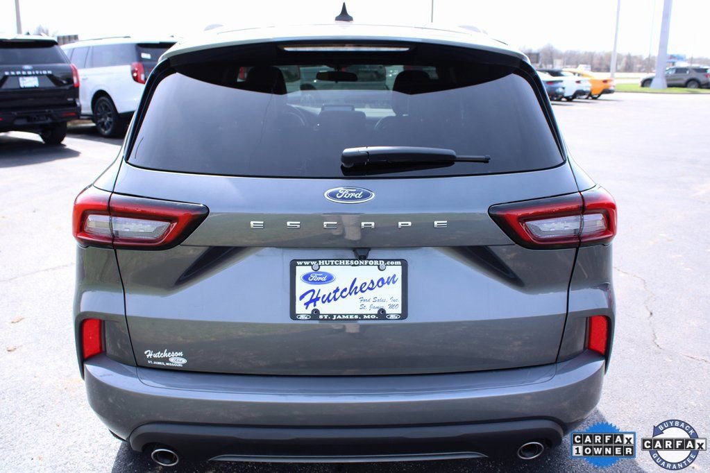 Used 2024 Ford Escape ST-Line w/ Cold Weather Package image 8