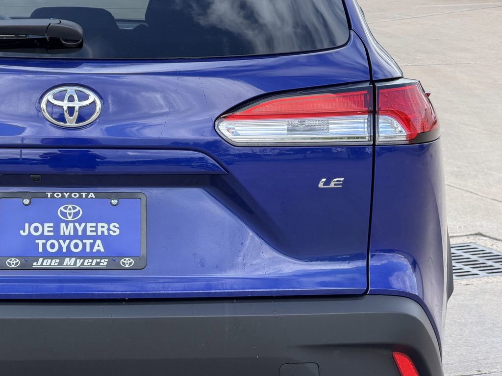 Used 2025 Toyota Corolla Cross LE FWD image 9