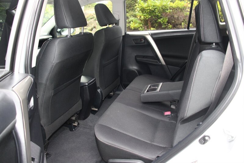 Used 2013 Toyota RAV4 XLE AWD/4WD image 16