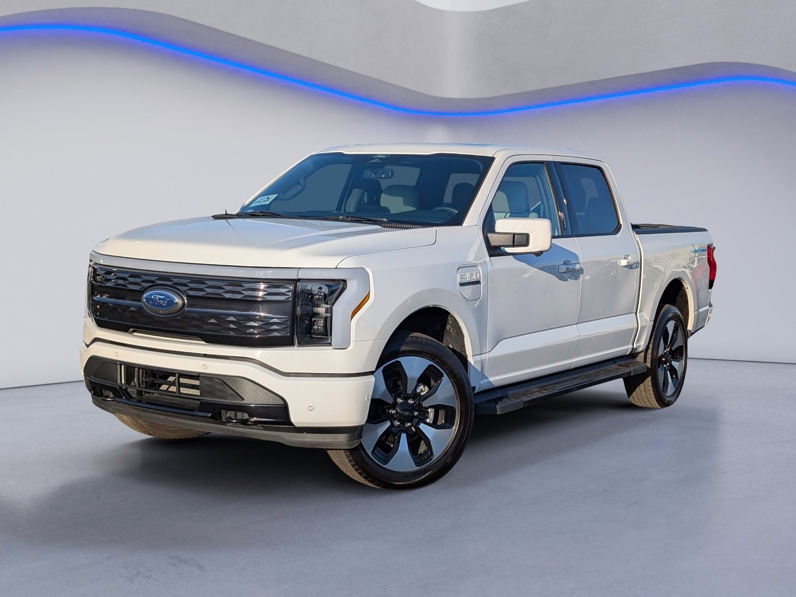 Used 2022 Ford F150 Lightning Platinum image 2