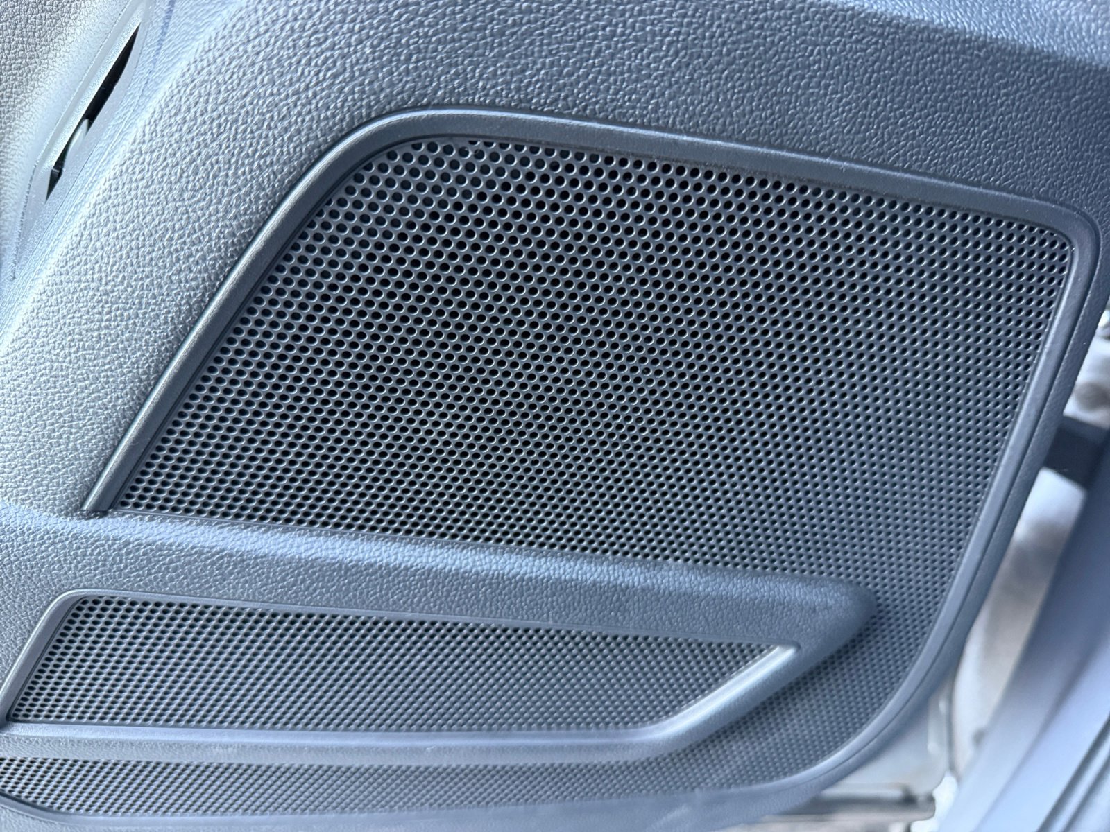 Used 2022 Volkswagen Atlas Cross Sport SE image 27