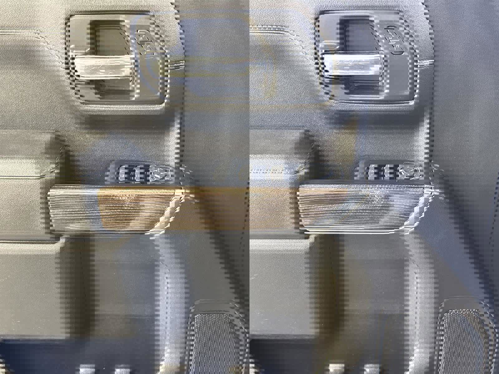 Used 2020 Chevrolet Silverado 1500 LT w/ Trailering Package image 19