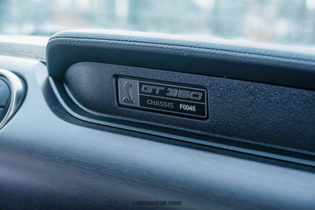 Used 2015 Ford Mustang Shelby GT350 image 24