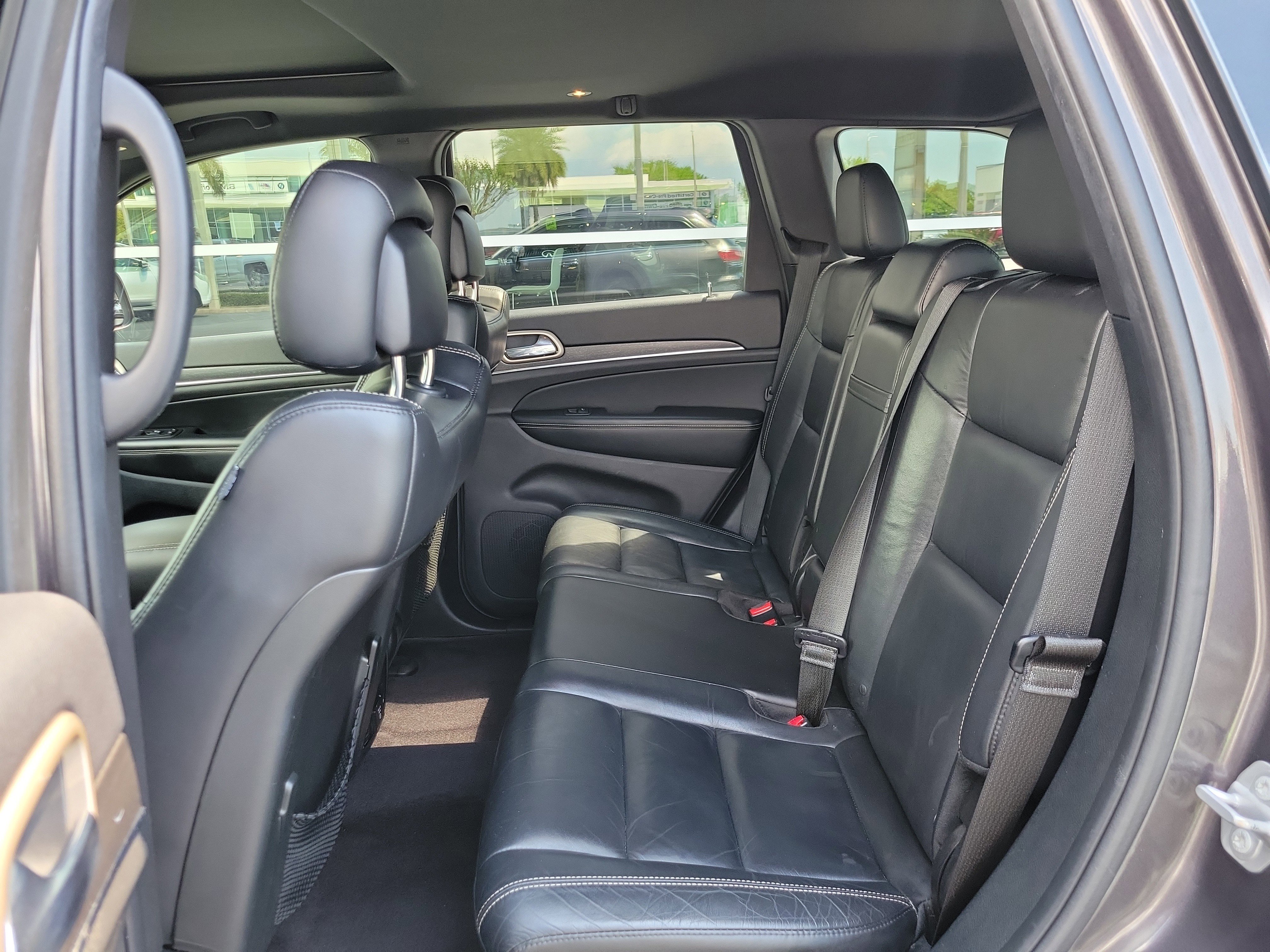 Used 2017 Jeep Grand Cherokee Limited AWD/4WD image 16