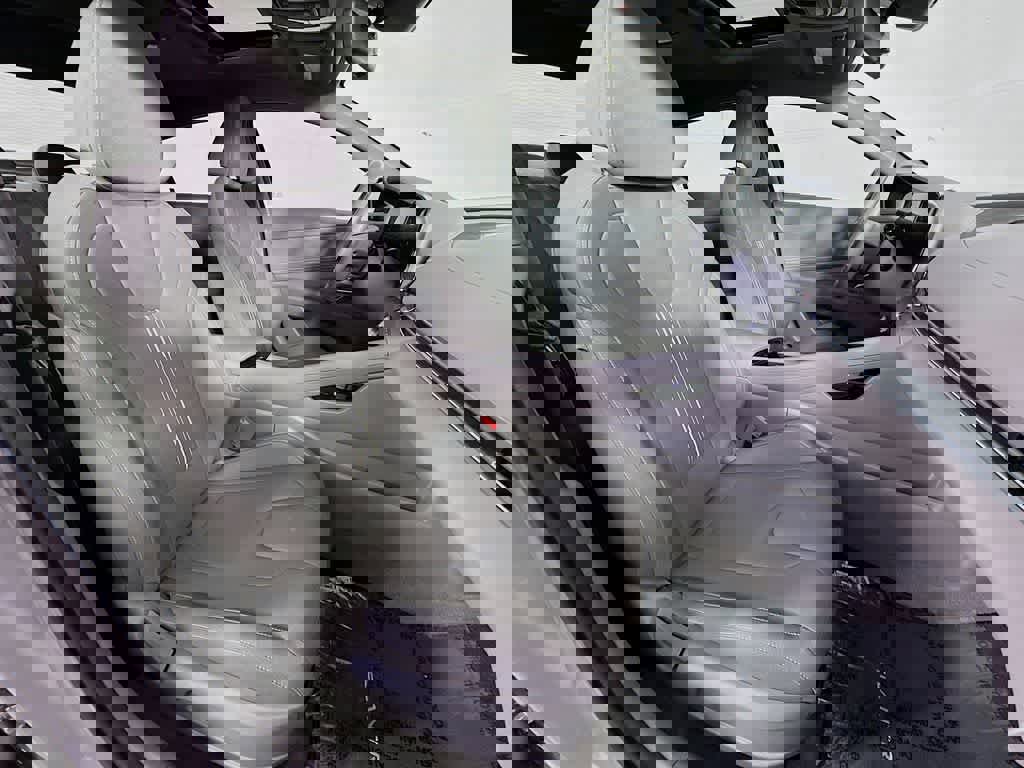 Used 2025 Hyundai Elantra SEL image 14