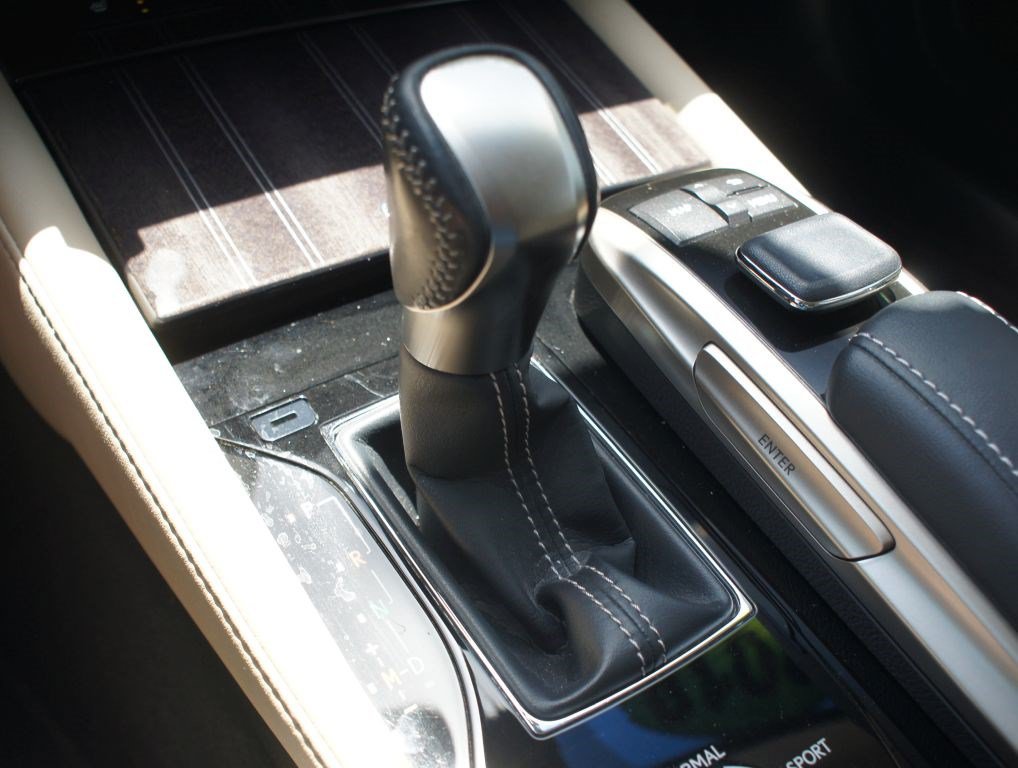 Used 2018 Lexus GS 350 w/ Preferred Accessory Package RWD image 13