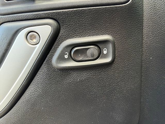 Used 2012 Jeep Wrangler Unlimited Rubicon w/ Connectivity Group image 24