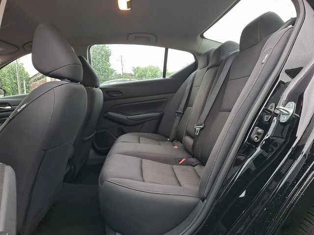 Used 2024 Nissan Altima 2.5 SV FWD image 10
