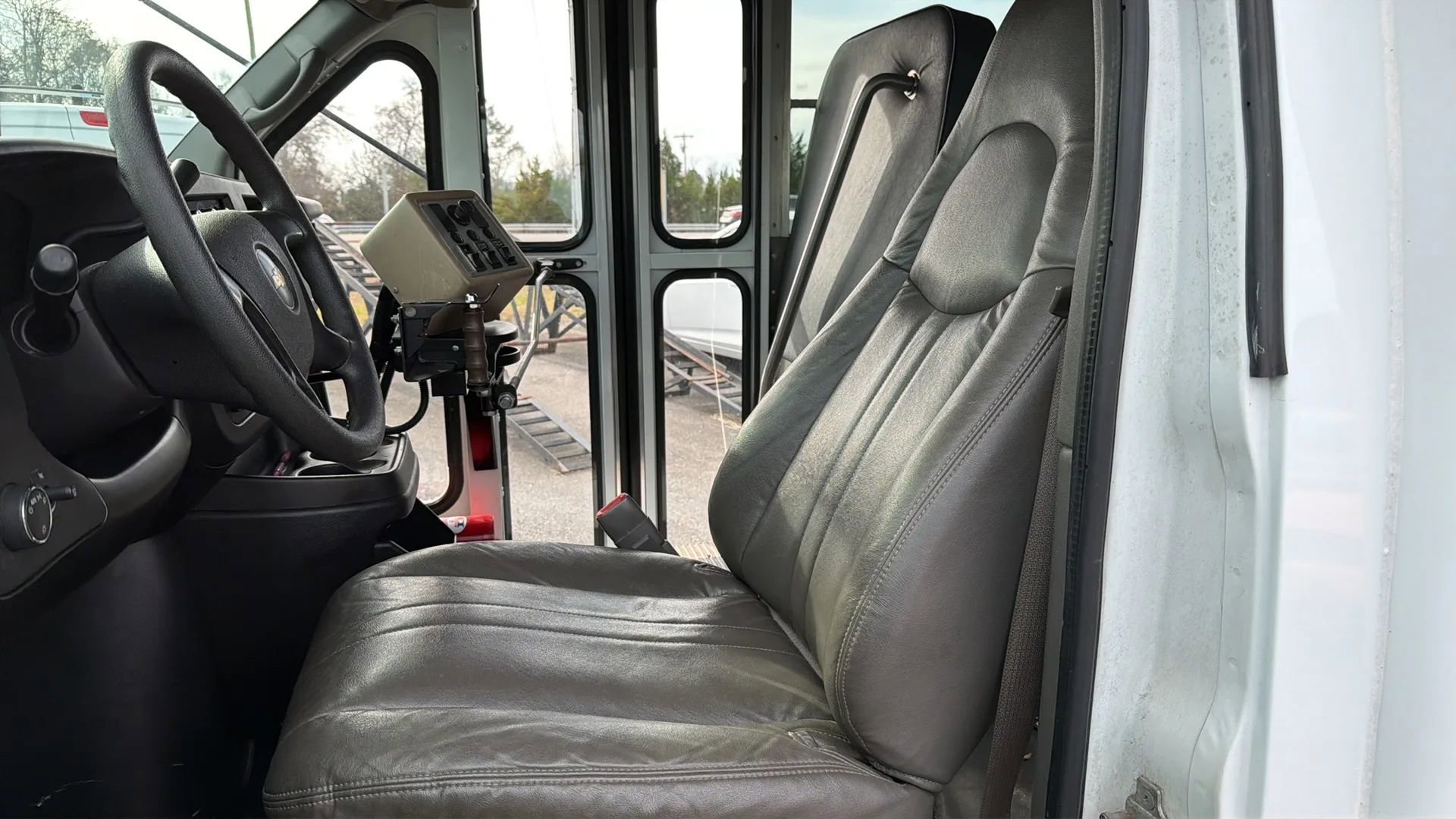 Used 2008 Chevrolet Express 3500 w/ School Bus Package image 9
