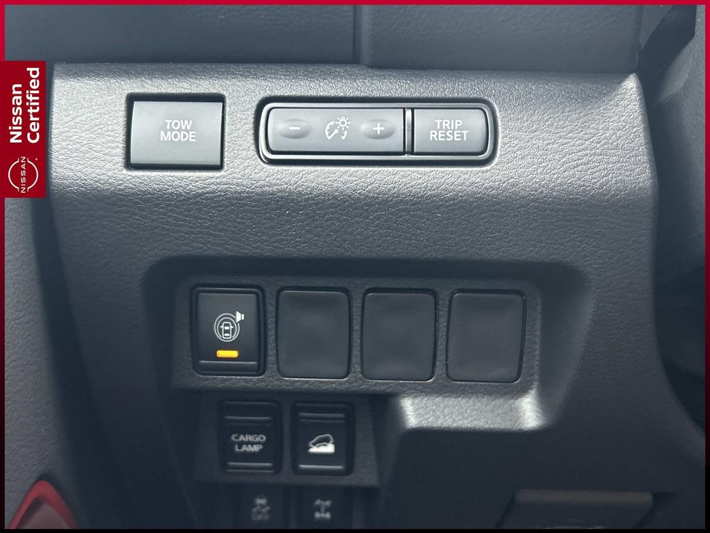 Certified 2025 Nissan Frontier PRO-4X AWD/4WD image 32