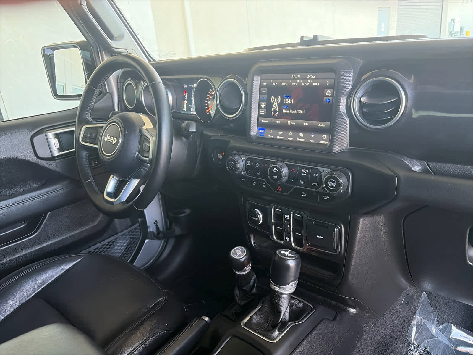 Used 2021 Jeep Wrangler Unlimited Sahara AWD/4WD image 15