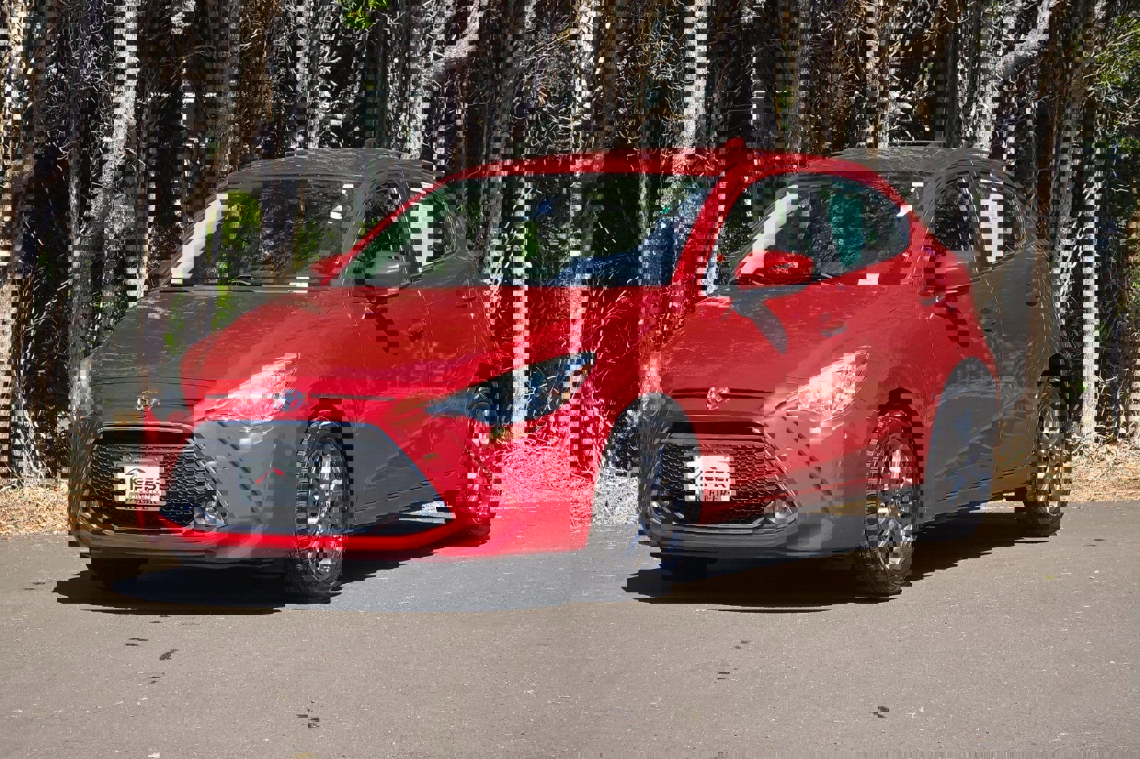 Used 2020 Toyota Yaris LE FWD image 8