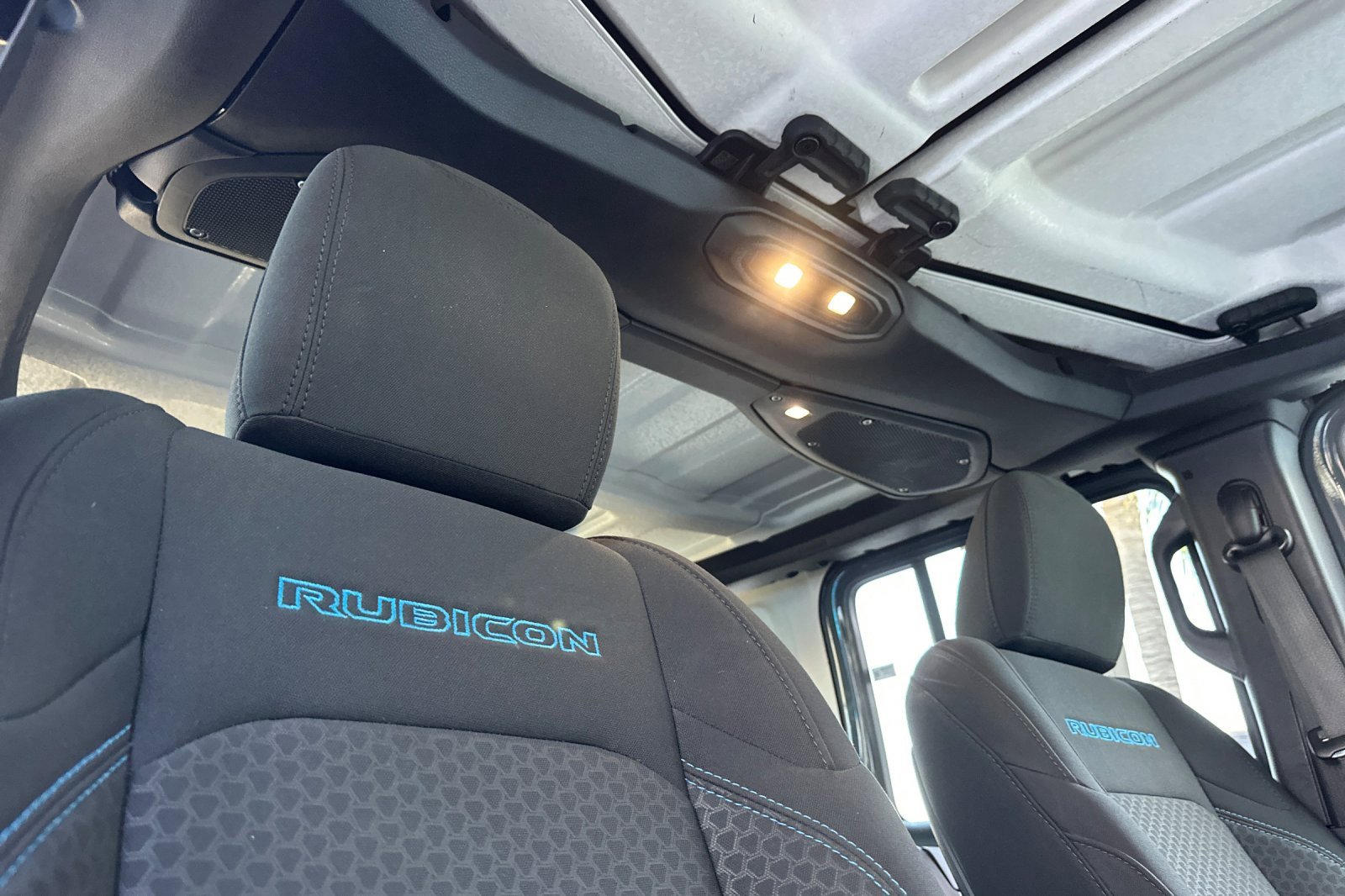 Used 2024 Jeep Wrangler Unlimited Rubicon 4xe image 17