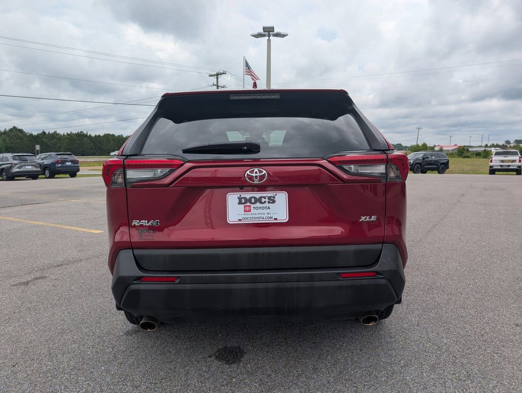 Used 2019 Toyota RAV4 XLE Premium FWD image 8