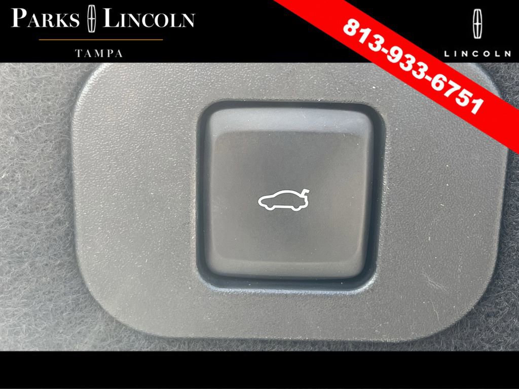Used 2017 Lincoln Continental Reserve w/ Technology Package image 10