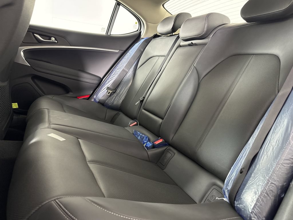 New 2026 Genesis G70 2.5T RWD image 13