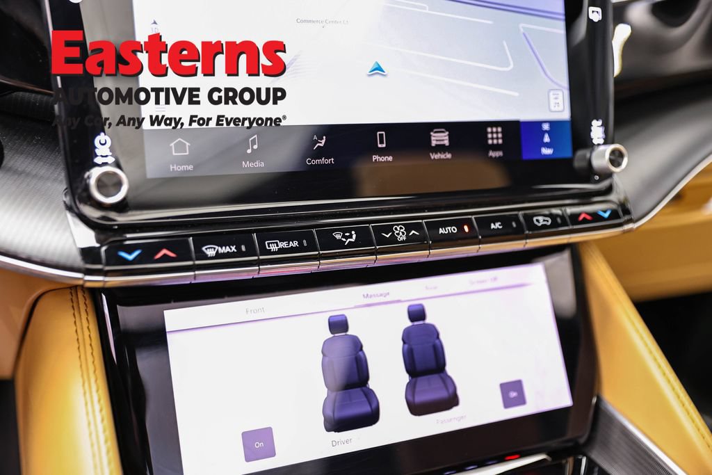 Used 2025 Jeep Grand Wagoneer Series III w/ Rear Seat Video Group 1 AWD/4WD image 19