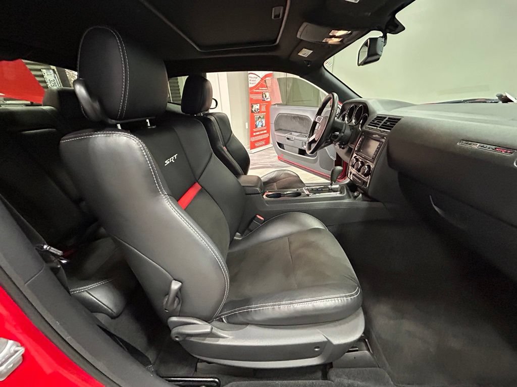 Used 2009 Dodge Challenger SRT8 RWD image 39