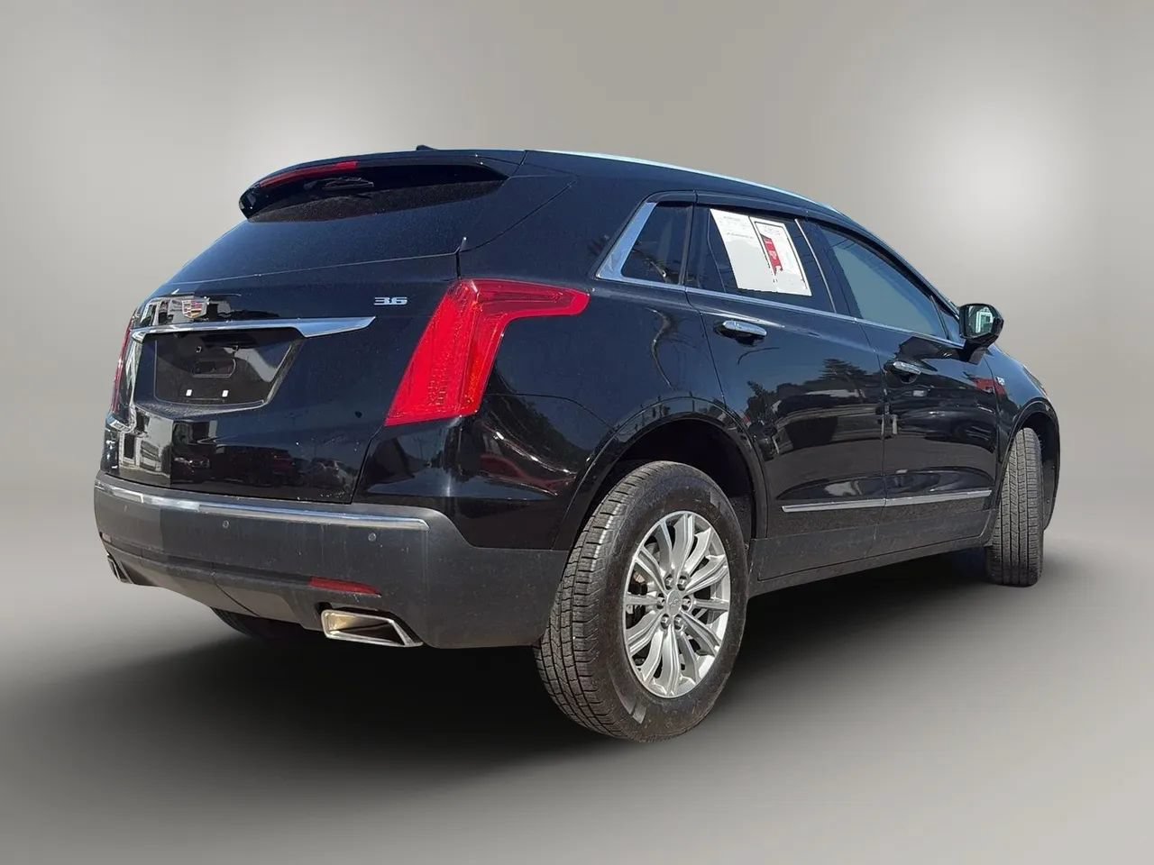 Used 2017 Cadillac XT5 Luxury w/ Driver Awareness Package AWD/4WD image 7