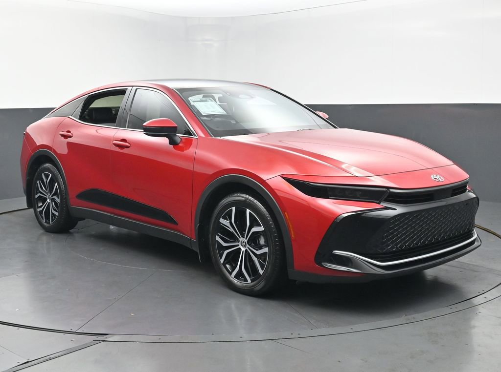 Used 2024 Toyota Crown Limited image 3