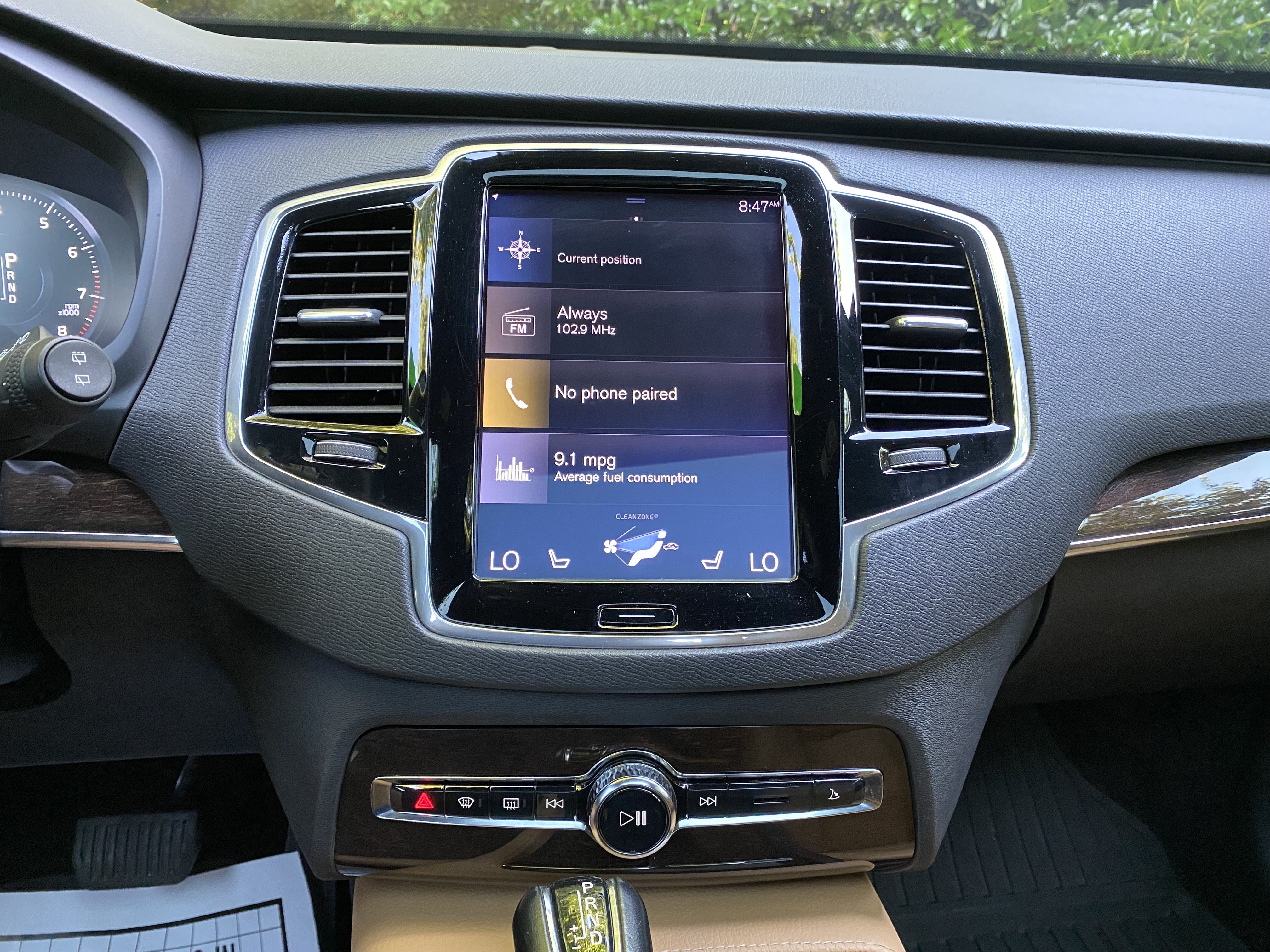 Used 2018 Volvo XC90 T6 Momentum w/ Convenience Package AWD/4WD image 24