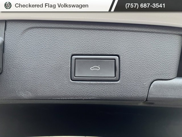 Used 2022 Volkswagen Atlas Cross Sport SE image 15