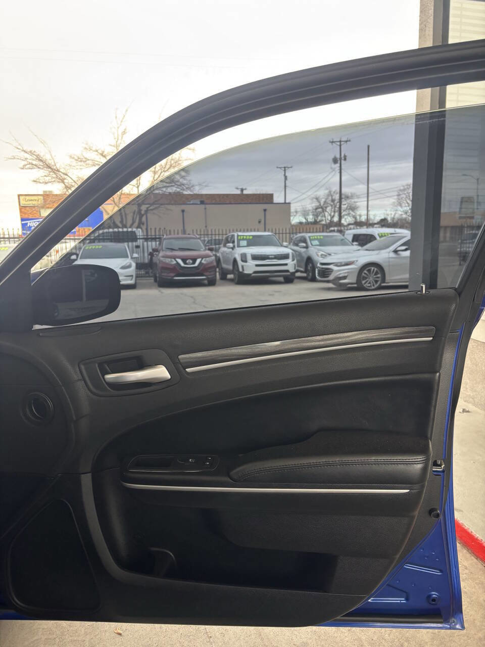 Used 2019 Chrysler 300 Touring image 12