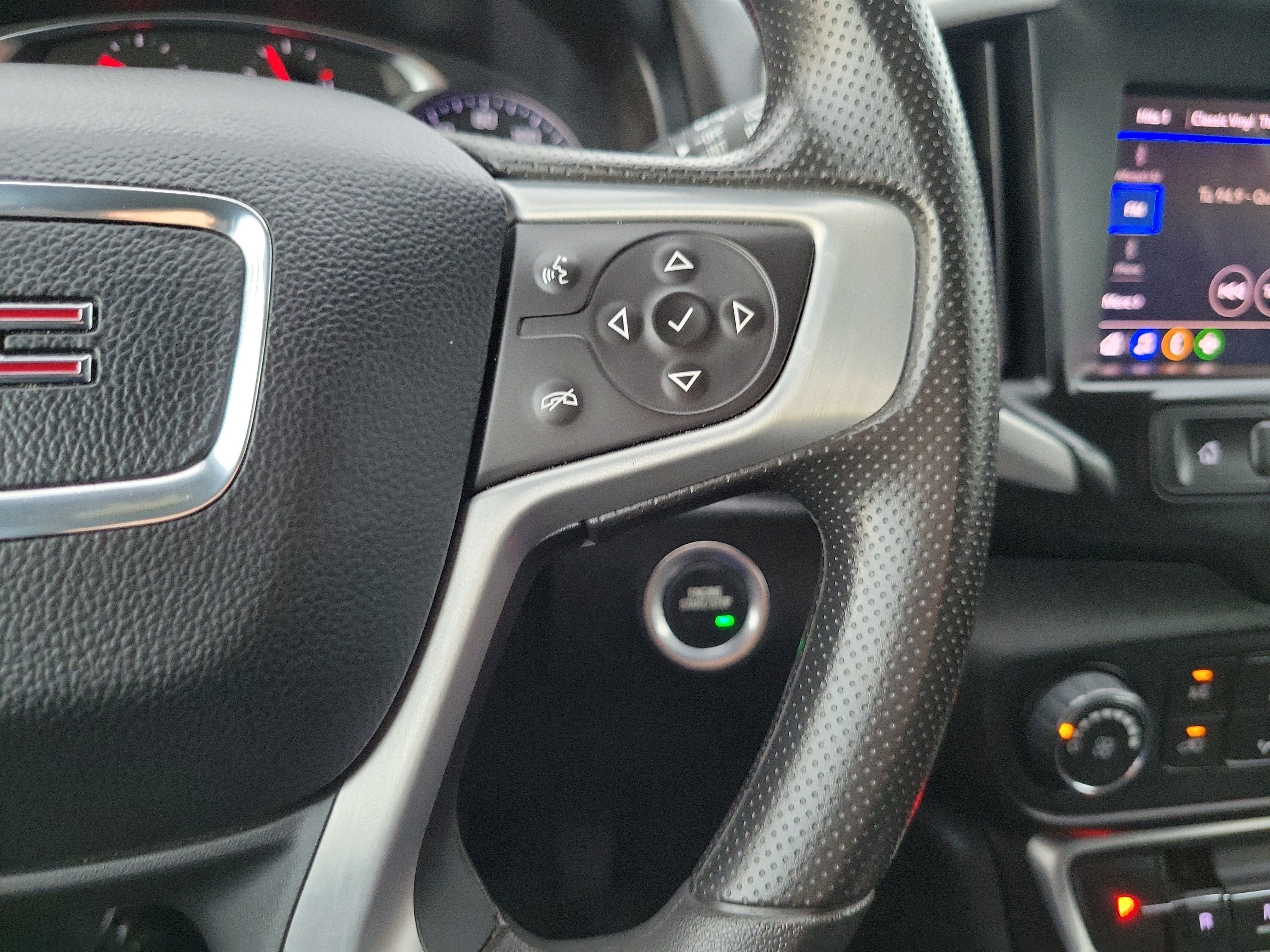 Used 2024 GMC Terrain SLE FWD image 19