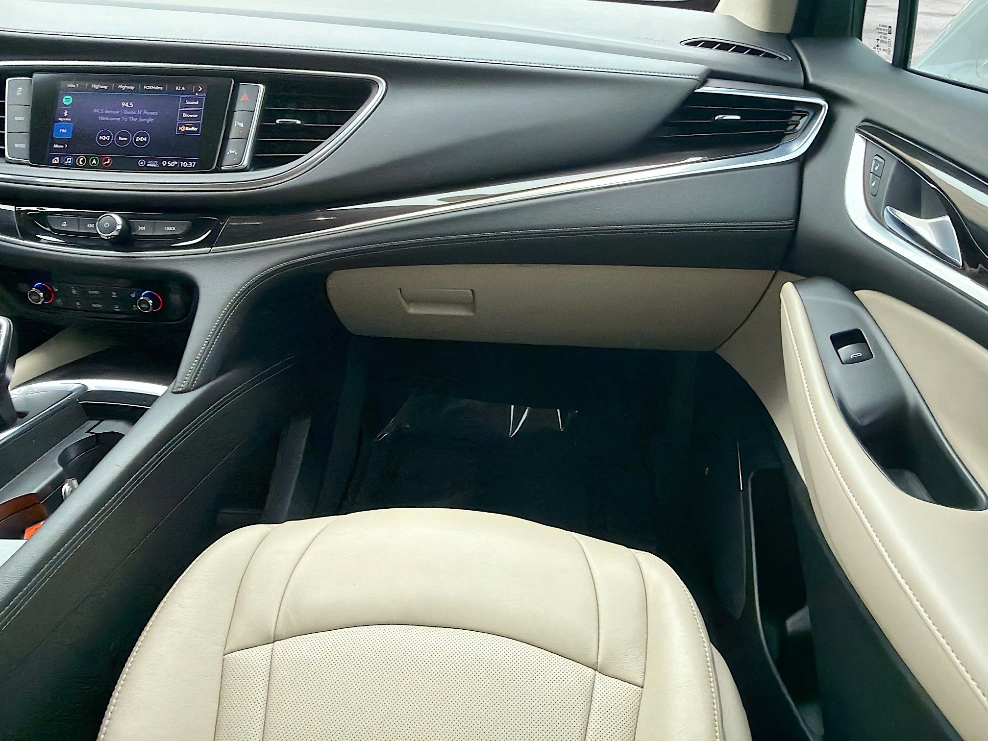 Used 2020 Buick Enclave Premium w/ Surround and Sites Package image 19