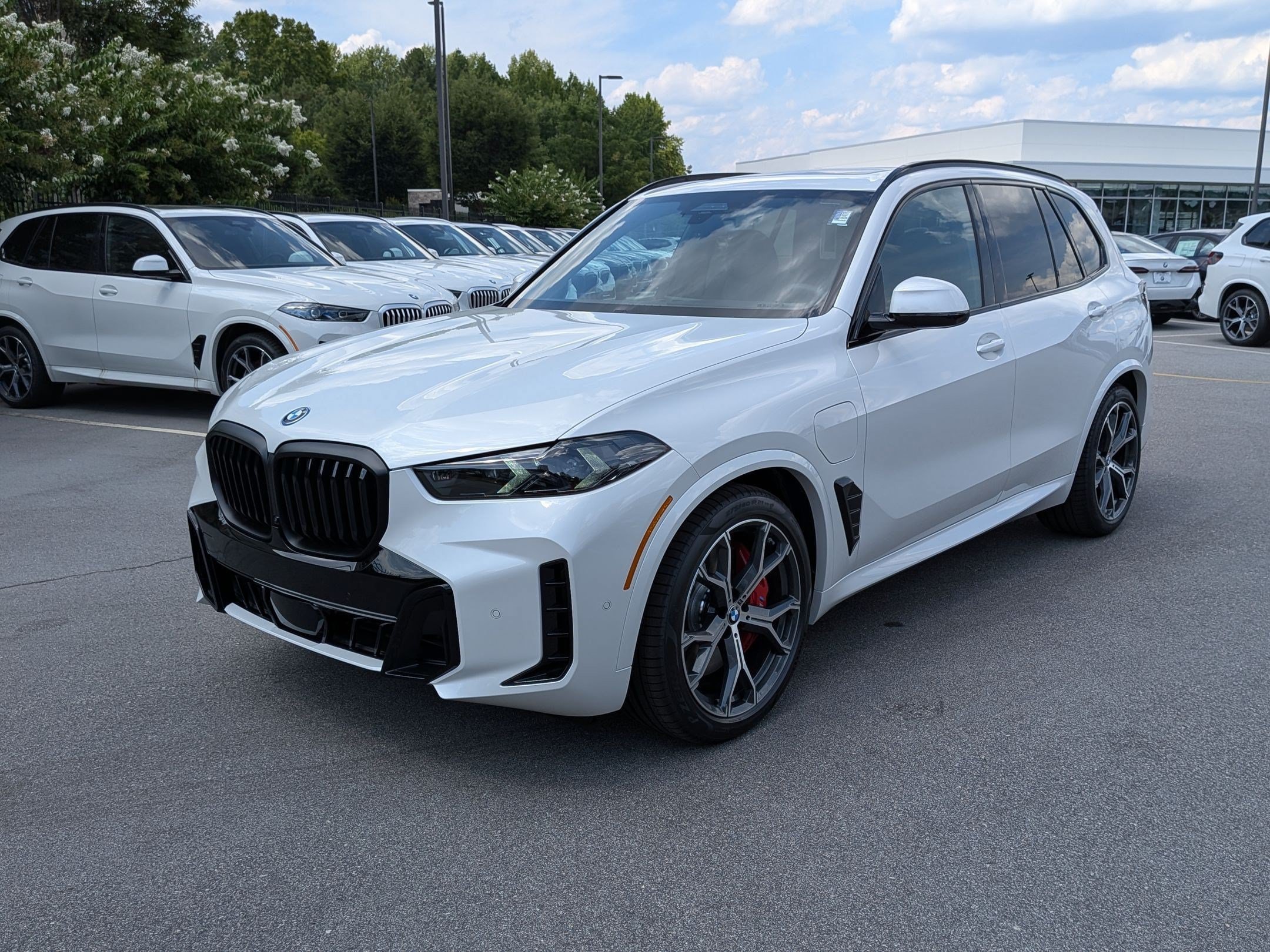 New 2026 BMW X5 xDrive50e w/ M Sport Package AWD/4WD image 7