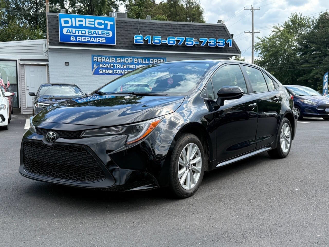 Used 2023 Toyota Corolla LE w/ LE Premium Package FWD image 2