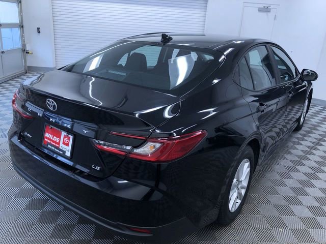 Used 2025 Toyota Camry LE image 34