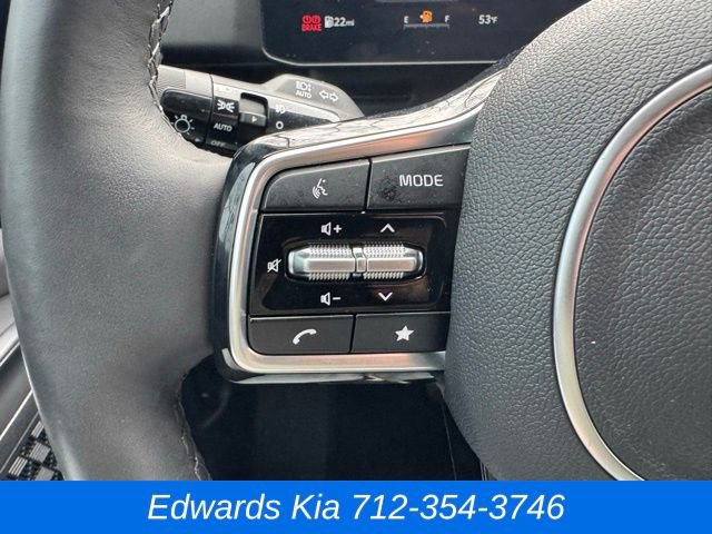 Used 2025 Kia Carnival SX Prestige image 19