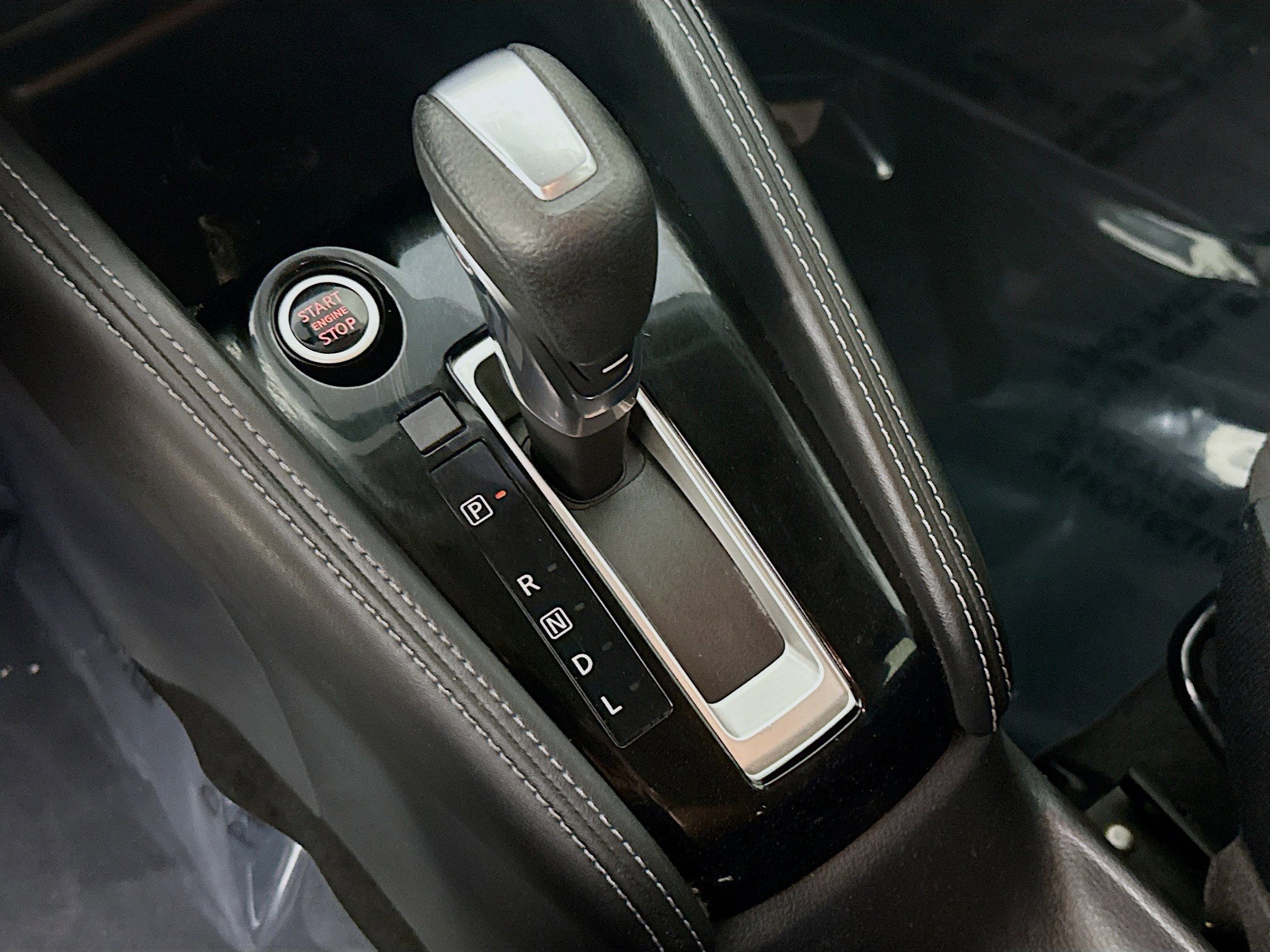 Used 2018 Nissan Kicks SV FWD image 20