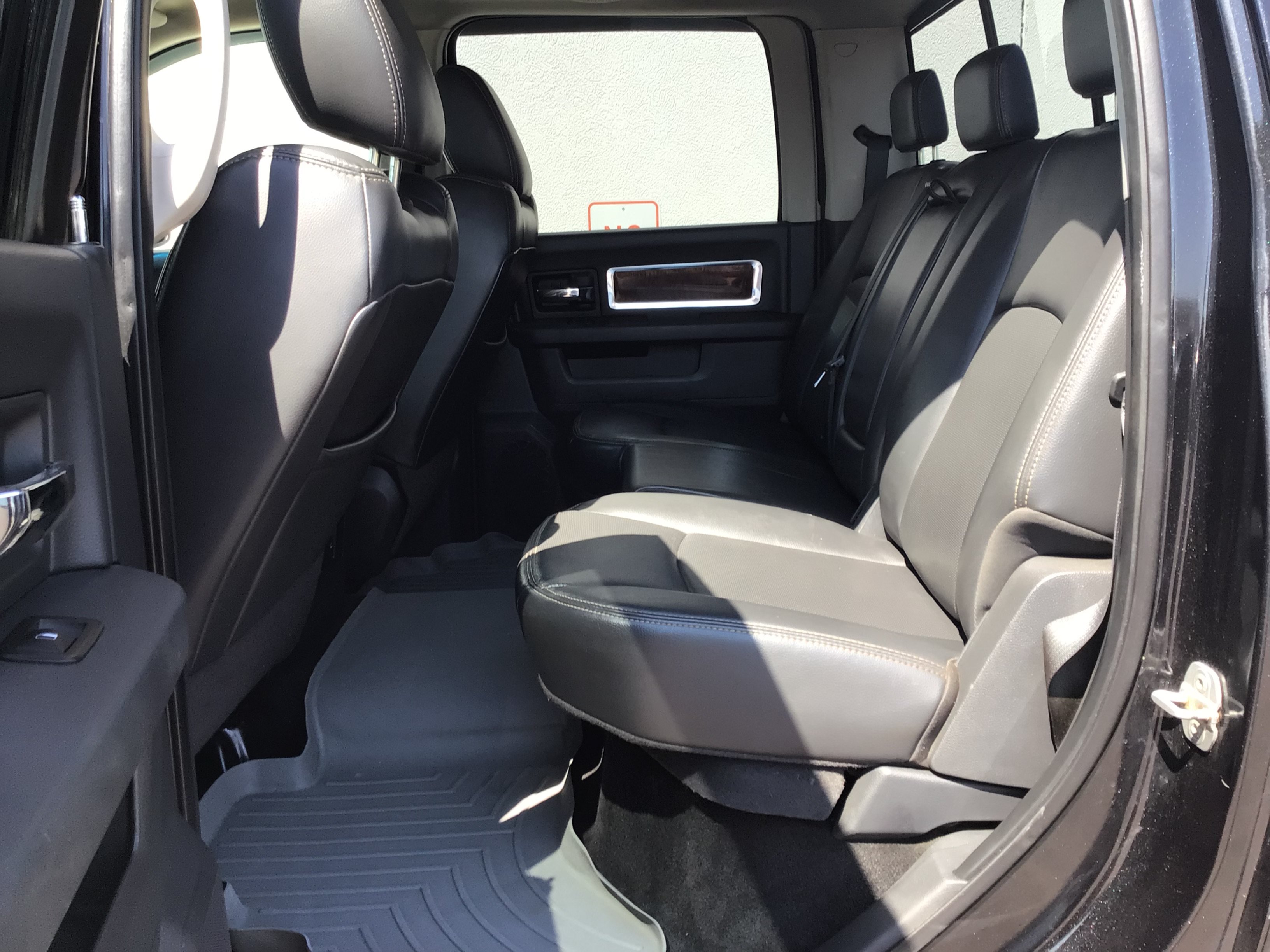 Used 2010 Dodge Ram 1500 Truck Laramie AWD/4WD image 8