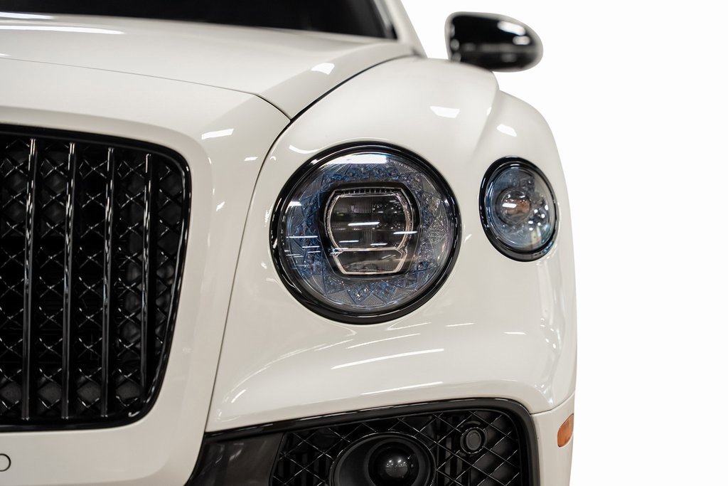 Used 2023 Bentley Flying Spur W12 image 4