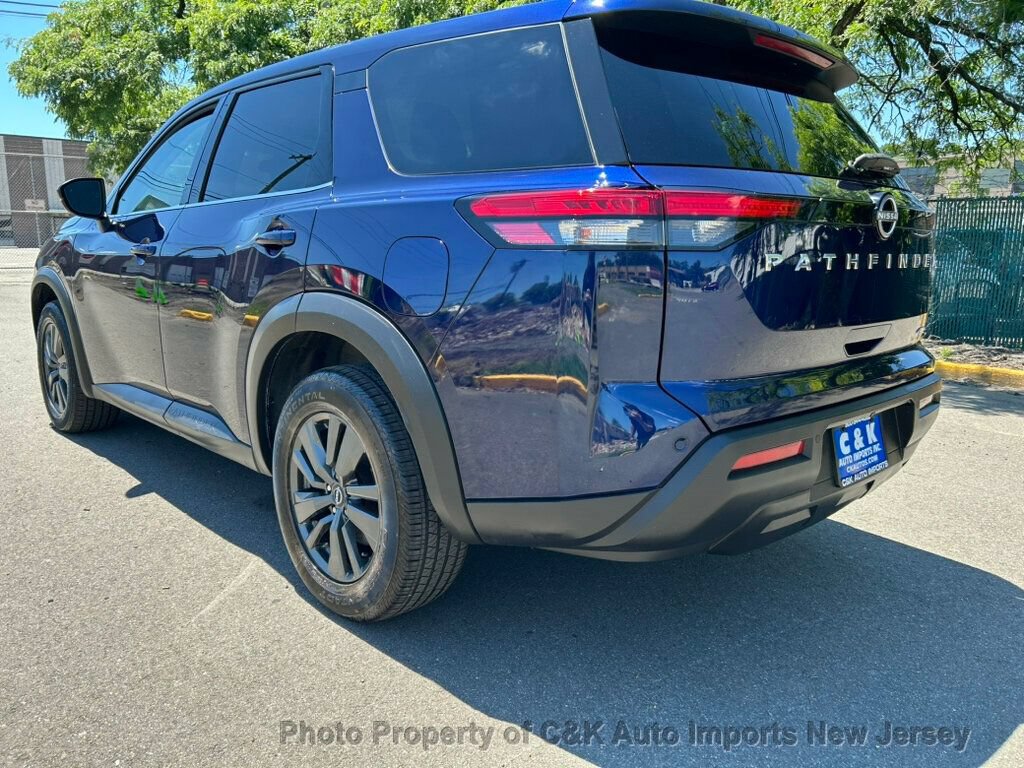 Used 2022 Nissan Pathfinder S AWD/4WD image 14