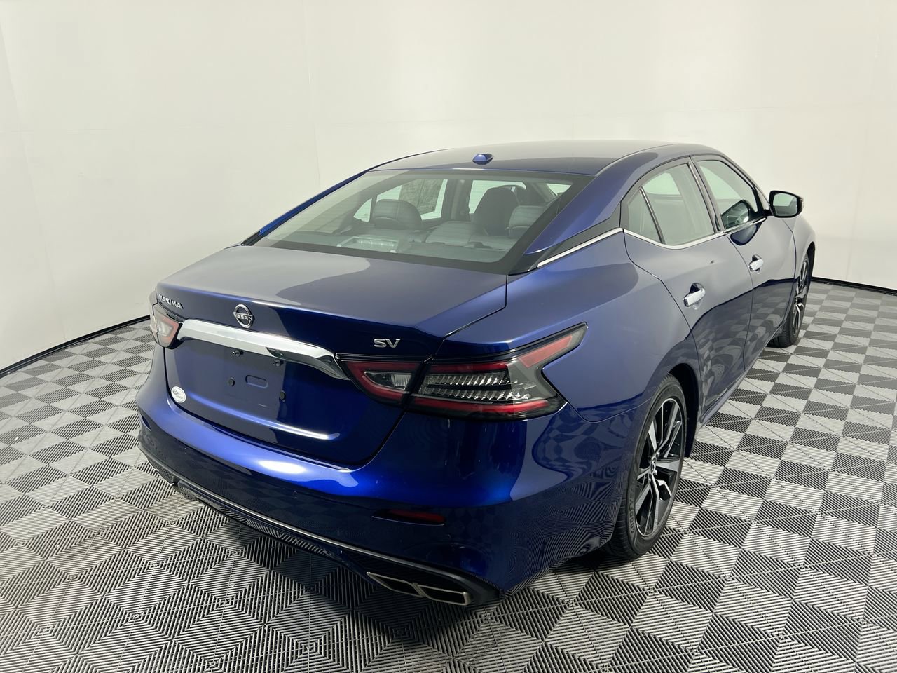 Used 2023 Nissan Maxima SV w/ Floor Mat Group FWD image 3