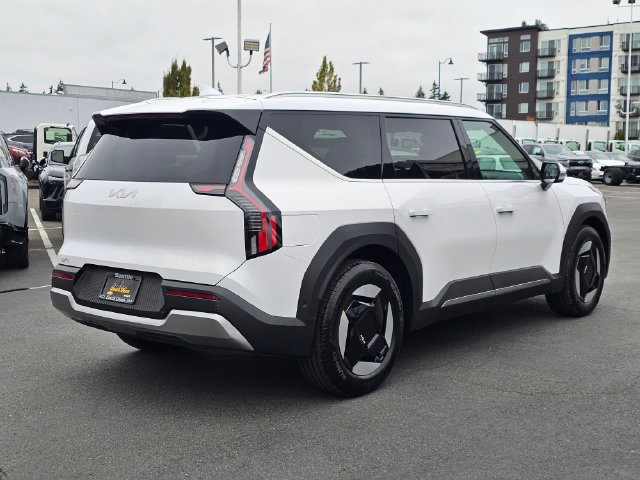 New 2026 Kia EV9 Wind AWD/4WD image 5